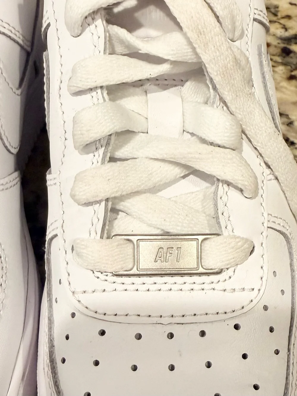 Nike Air Force 1 Unisex White Low Top Lace-Up size 4Y